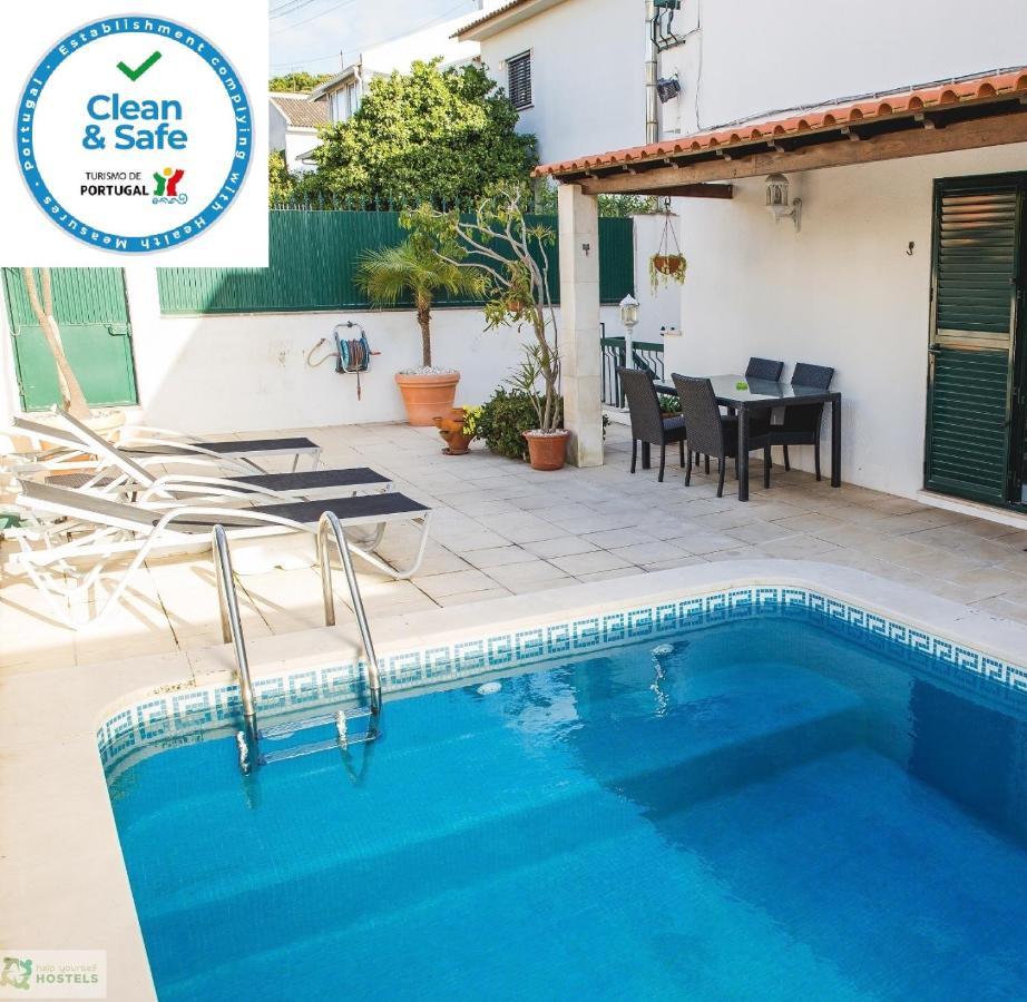 Help Yourself - Carcavelos Coast Hostel *