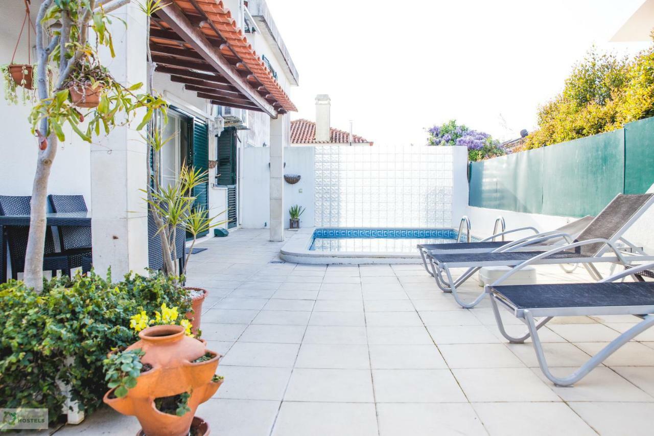 Help Yourself - Carcavelos Coast Hostel